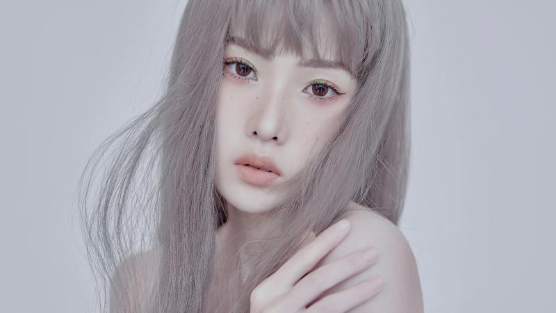 5. Smoky Lavender 1. Silver Blonde, 2. Warm Caramel, 3. Ash Brown, 4. Honey Blonde, 5. Smoky Lavender, 6. Chocolate Brown, 7. Platinum, 8. Rose Gold, 9. Caramel Balayage, 10. Soft Copper, 11. Icy Blue, 12. Sandy Blonde, 13. Mahogany, 14. Champagne Blonde, 15. Platinum Brown, 16. Soft Pink, 17. Beige Blonde, 18. Cool Espresso, 19. Lilac Gray, 20. Golden Brown