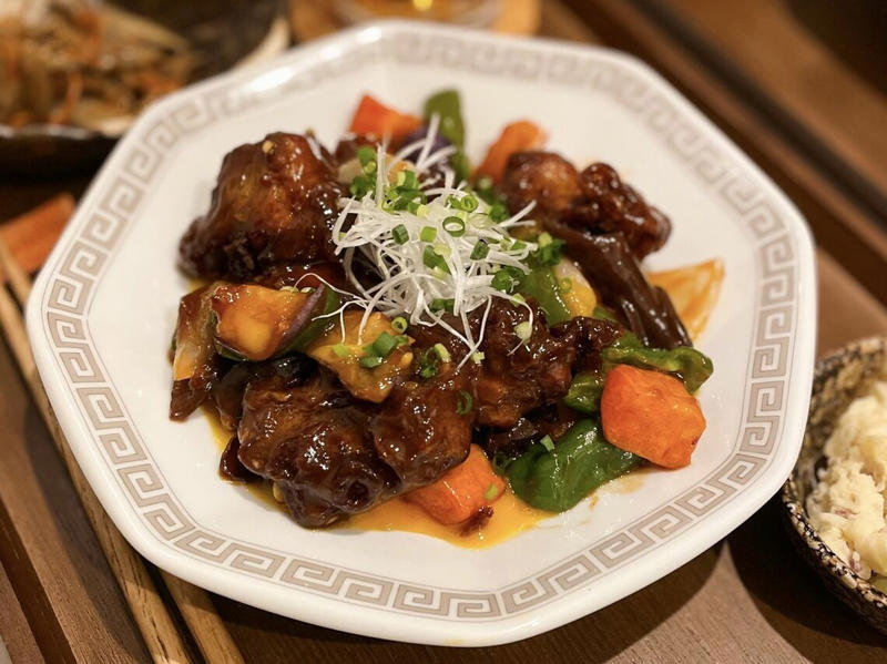 カップ麺を年間1000以上、累計1万3000以上食べてきた筆者, しかし痩せ型をキープ、その裏側は…, 炭水化物はカップ麺以外取らず、朝食でリカバリー, カップ麺の「塩分」「脂質」も気をつける, カップ麺を食べたらすぐ不健康になるわけじゃない, 運動はしないが、「歩く」ことは大事にしている