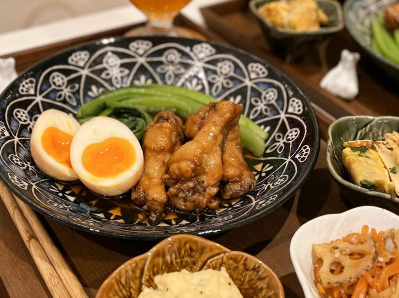 カップ麺を年間1000以上、累計1万3000以上食べてきた筆者, しかし痩せ型をキープ、その裏側は…, 炭水化物はカップ麺以外取らず、朝食でリカバリー, カップ麺の「塩分」「脂質」も気をつける, カップ麺を食べたらすぐ不健康になるわけじゃない, 運動はしないが、「歩く」ことは大事にしている