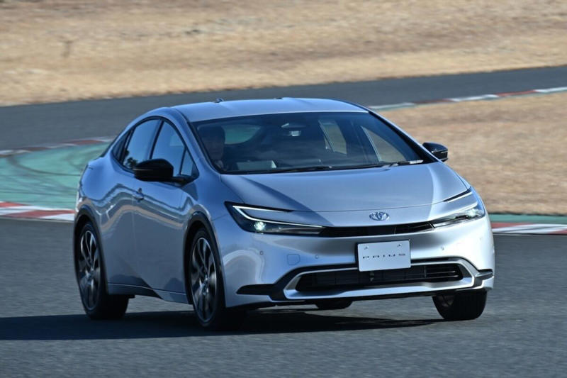 トヨタは豊富なのに、日産には1台もない?, PHEVといえば三菱! エクリプスクロスもあるよ, ホンダのPHEVモデルはどうなった?, マツダにはあってスバルにはない, 同じPHEVでもメーカーごとに違いはある?