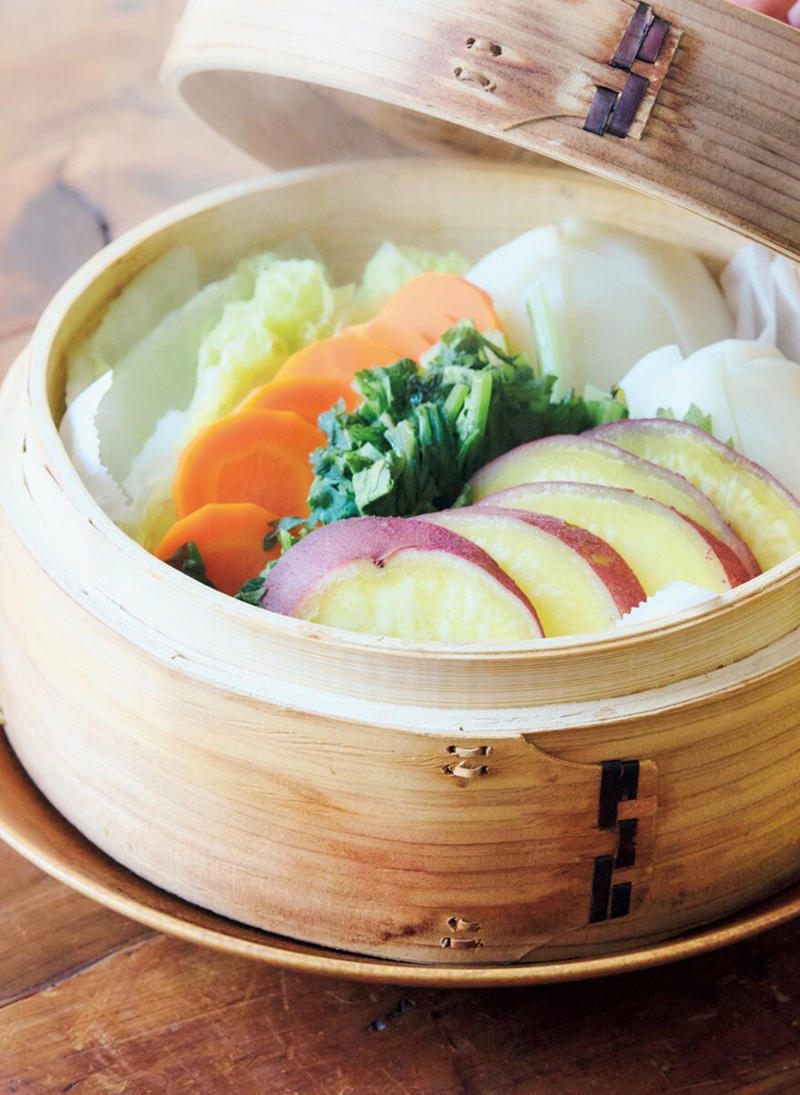 手軽にごちそう感が味わえる「せいろおかず」, 野菜の甘みを引き出す、彩り豊かなせいろ蒸し, 蒸し野菜に合わせたい、2つのタレも紹介！, せいろの基本の使い方Q＆A