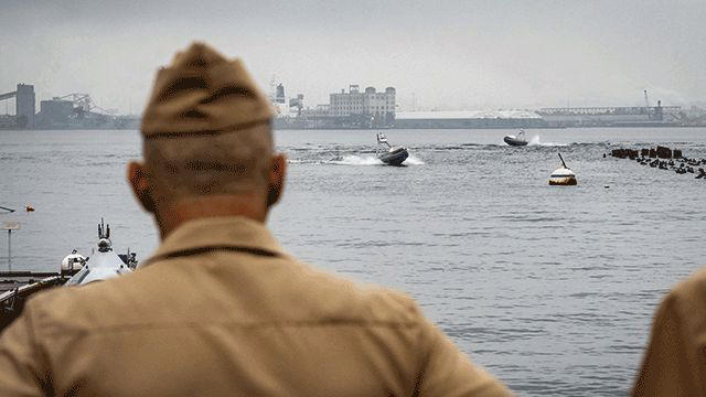 紅海におけるフーシの攻撃下でのUSSゲティスバーグによる過敏な対応, IFFシステムの故障と兵士の訓練不足が複合的な原因, 操縦士の救助と即時の後続措置, 現代海軍の典型的な偶発射撃リスク, アメリカ軍内部の反省、紅海作戦戦略の修正, 国際的波紋と教訓
