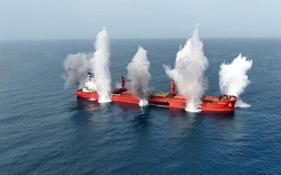 紅海におけるフーシの攻撃下でのUSSゲティスバーグによる過敏な対応, IFFシステムの故障と兵士の訓練不足が複合的な原因, 操縦士の救助と即時の後続措置, 現代海軍の典型的な偶発射撃リスク, アメリカ軍内部の反省、紅海作戦戦略の修正, 国際的波紋と教訓