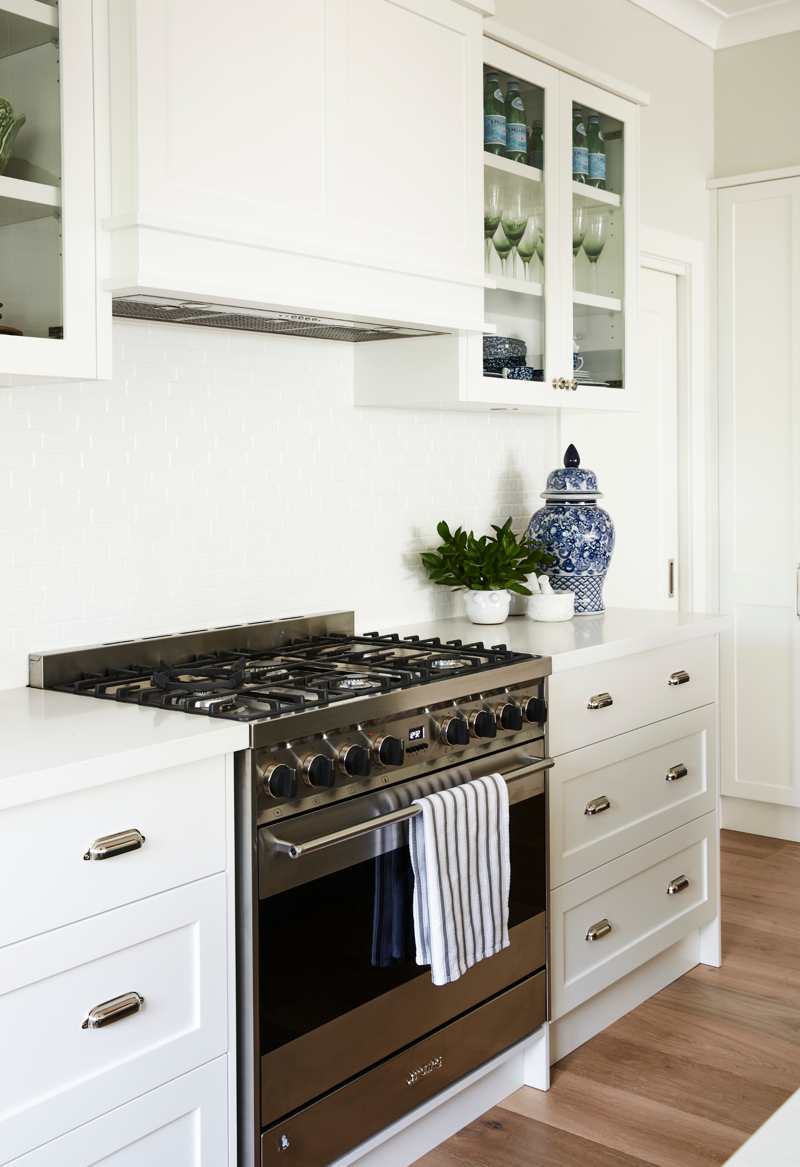 1. Oven and stovetop cleaner, 2. Scrub and deoderise the sink, 3. Clean drains, 4. Freshen up smelly shoes, 5. Keep fridge odours at bay, 6. Brighten whites, 7. Oil stain buster, 8. Remove stains from mugs, cups and plates, 9. Clean upholstery, 10. Clean burnt pots and pans, 11. Remove odours from food containers, 12. Clean and brighten grout, 13. Make tapware shine, 14. Keep kitty litter odour free, 15. Clean indoor plants