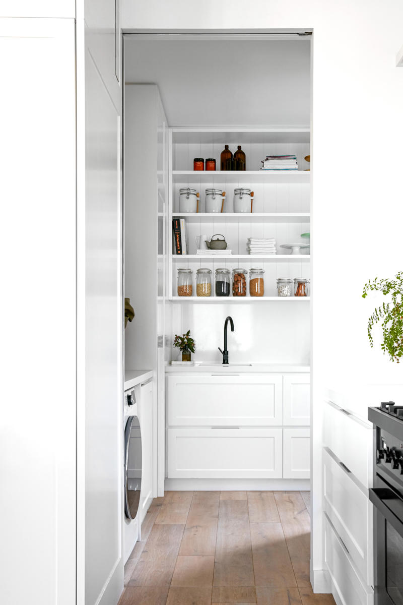 1. Oven and stovetop cleaner, 2. Scrub and deoderise the sink, 3. Clean drains, 4. Freshen up smelly shoes, 5. Keep fridge odours at bay, 6. Brighten whites, 7. Oil stain buster, 8. Remove stains from mugs, cups and plates, 9. Clean upholstery, 10. Clean burnt pots and pans, 11. Remove odours from food containers, 12. Clean and brighten grout, 13. Make tapware shine, 14. Keep kitty litter odour free, 15. Clean indoor plants
