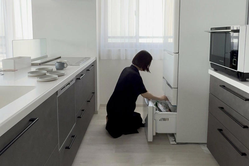 キッチンは「便利そう」がものを増やす原因に, 私がキッチンで手放した「専用アイテム」, 「もたないもの」を明確にする判断基準, 「備えつけ収納にしまえる分だけ」の物量でも快適に