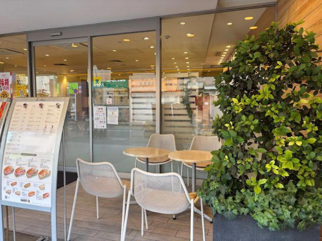 朝からにぎわうドトールコーヒー, 新作モーニング「ホットモーニング スモークチキン＆トマト」, ドリンク付きで税込540円！, 【店舗情報】ドトールコーヒー