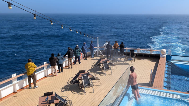 Into the mystic, Highs and lows, Hot and cold, A break in the clouds, Going wild, Bear necessities, A rodeo first, Up the junction, Join the choir intangible, Capturing a monster, The last iceman, The hard sell, Share your best travel photograph