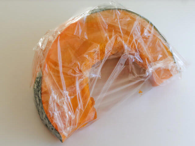 かぼちゃの米粉パウンドケーキを作るのにかかる時間, かぼちゃの米粉パウンドケーキのカロリー, かぼちゃの米粉パウンドケーキのレシピ, かぼちゃの米粉パウンドケーキの材料（18cmパウンド型1台分）, かぼちゃの米粉パウンドケーキの作り方