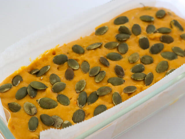 かぼちゃの米粉パウンドケーキを作るのにかかる時間, かぼちゃの米粉パウンドケーキのカロリー, かぼちゃの米粉パウンドケーキのレシピ, かぼちゃの米粉パウンドケーキの材料（18cmパウンド型1台分）, かぼちゃの米粉パウンドケーキの作り方