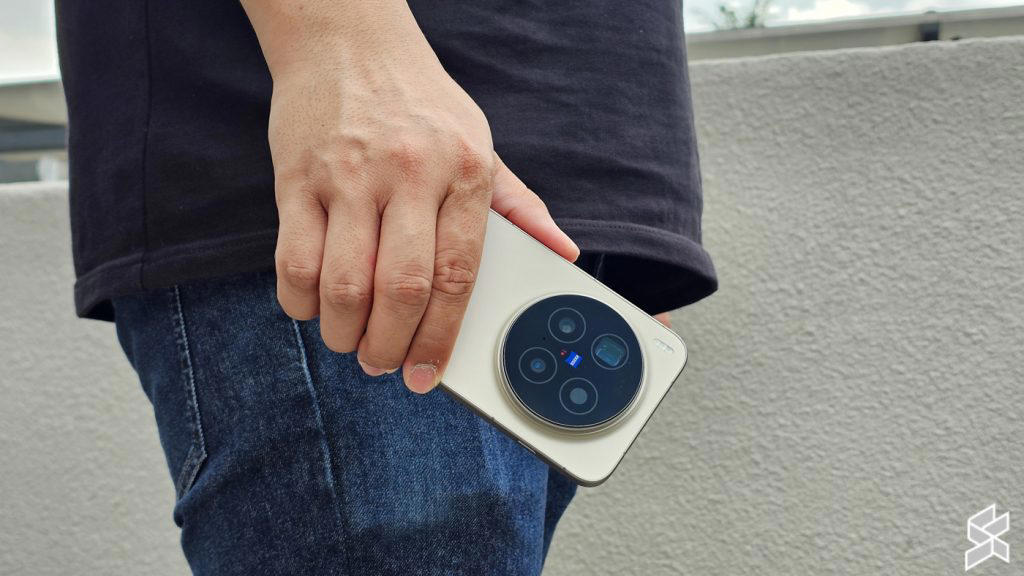 The recipe for a great smartphone camera, Trust me bro, that photo came straight from the camera, A true “concert phone”, The best camera phone for less money?