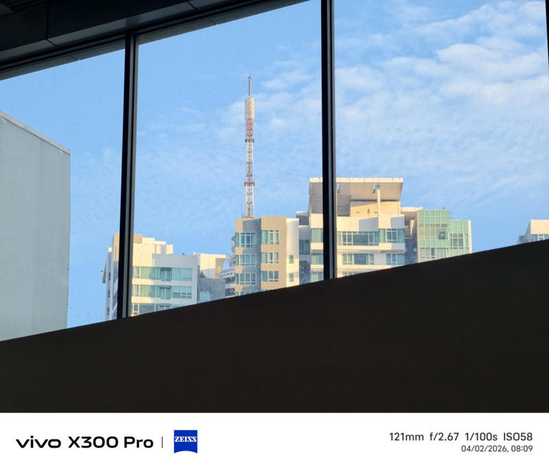 The recipe for a great smartphone camera, Trust me bro, that photo came straight from the camera, A true “concert phone”, The best camera phone for less money?