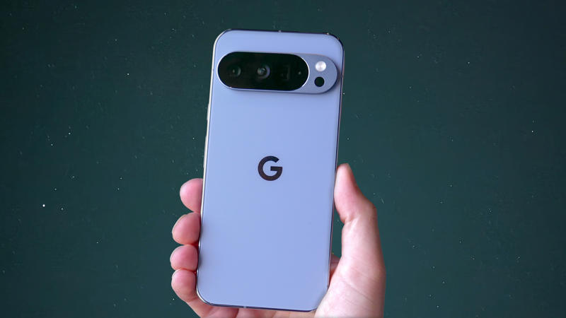 A quick rundown of specs, Comparing grayscale and tonality, Comparing macro modes, Where the Pixel 10 Pro XL wins, Where the Leica Q3 Monochrom wins