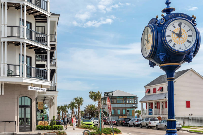A cocktail hunt in Bay St. Louis, A bit of decadence in Gulfport, Back in tourism country, Looking for a kayak in Pascagoula, A region, reconnected