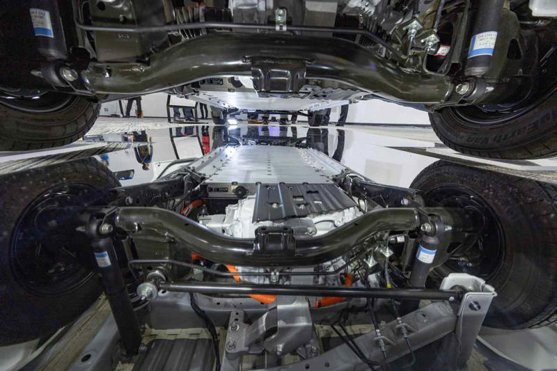 ガソリン車からの乗り換えで違和感のないBEVとして設計, EVシステム「e-SMART ELECTRIC」と基本性能の向上, 航続距離257kmを実現する大容量バッテリーと給電機能, ガソリン車と同じ積載性の確保と先進安全装備の向上