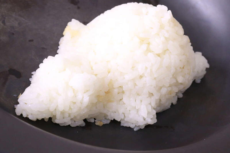 ダイソーで見つけたカフェ風メニューが作れる型, 商品情報: デコかわ ごはん de スヤスヤわんこ, カフェ風メニューが作れるグッズ, 後ろ姿がたまらない！, 容器の裏側の工夫, ひっくり返して完成！, スイーツ作りにも◎