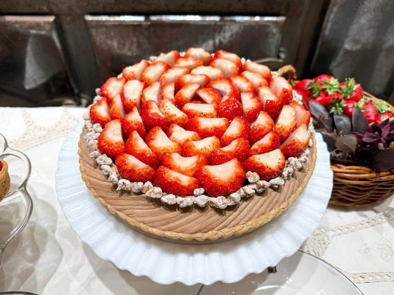 【いちごとチョコとチーズのしあわせ】, 【あのいちごタルトをチョコ味で！】, 【大人のビターなチョコバナナが絶品】, 【キル フェ ボンならではの贅沢】