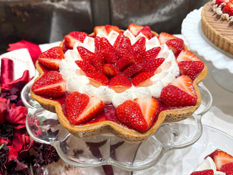 【いちごとチョコとチーズのしあわせ】, 【あのいちごタルトをチョコ味で！】, 【大人のビターなチョコバナナが絶品】, 【キル フェ ボンならではの贅沢】