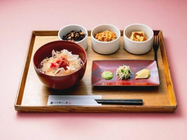 「にんべん 日本橋本店」でのコラボレーション, 「日本橋だし場 本店」でのコラボレーション, 「日本橋だし場 はなれ」でのコラボレーション, カビ付けと天日干しで熟成した「本枯鰹節」, 本コラボレーション企画担当者の声, 寺谷農園について, にんべんについて