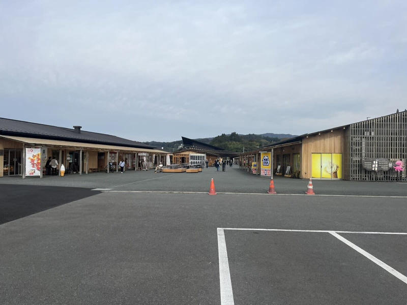 個性豊かな宮城県の道の駅5選, 1｜ブルーインパルスの街で楽しむ、宮城県最新の道の駅, 道の駅 東松島（東松島市）, 2｜温泉と絶品グルメで全国的人気を誇る名駅, 道の駅 上品の郷（石巻市）, 3｜日本を代表する、超人気道の駅, あ・ら・伊達な道の駅（大崎市）, 4｜サメ料理と絶景が名物！ 海を望む復興のシンボル, 道の駅 大谷海岸（気仙沼市）, 5｜商店街のにぎわいとモアイ像が迎える復興の拠点, 道の駅 さんさん南三陸（南三陸町）, 【まとめ】グルメと個性が際立つ宮城県の道の駅