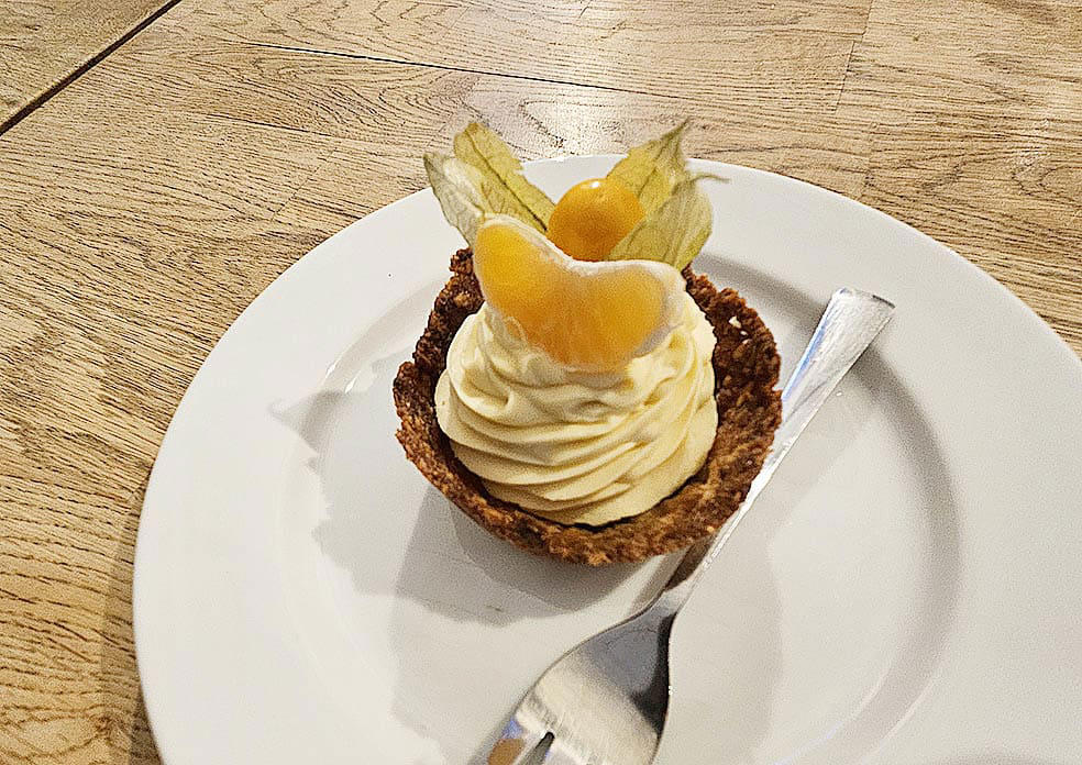 クロワッサンやパイが人気のベーカリーカフェ「Mikla Bakery(ミクラ・ベーカリー)」-MAP①, 新オープンのカフェ＆レストラン「The NED(ザ・ネッド)」-MAP②, 焙煎ではなく、抽出で個性を出す「MiiT Coffee(ミート・コーヒー)」-MAP③, 自家焙煎ブランドとして国内外から注目を集める「Kalve Espresso Room(カルヴェ・エスプレッソ・ルーム)」-MAP④, ホームメイドのケーキが充実「Mulberry(マルベリー)」-MAP⑤, 体にやさしい素材で作られた焼き菓子やパンが並ぶ「Better Bread(ベター・ブレッド)」-MAP⑥