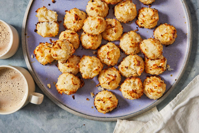 Forgotten Cookies, Chocolate Crinkle Cookies, Soft Oatmeal Cookies, Chewy Molasses Cookies, Pan-Banging Chocolate Chip Cookies, Strawberry Shortbread Cookies, Walnut Crescents, Coconut Macaroons, Oatmeal Chocolate Chip Cookies, Easy Peanut Butter Cookies