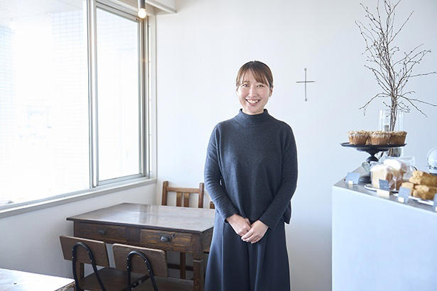アロマサロン併設のカフェとしてスタート, 家族ぐるみでお気に入りの看板ブレンド, 滋味深い焼菓子と共に心和むひと時を, 坂本さんレコメンドのコーヒーショップは「Coffee stand CANS Hutte」