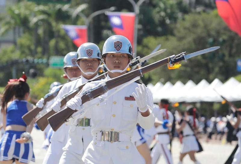「唯一戦争に反対した」中国軍部の2人者張又俠、習近平に粛清される, 軍部の2人者張又俠、一朝にして失脚, 「主席責任制の毀損」とされた理由, 紅二代・戦闘英雄から「潜在的競争者」へ, 台湾問題・戦争リスクを巡る対立説, 連鎖粛清で軍事委員会「崩壊寸前」, 習近平1人体制、党が軍を完全掌握, 台湾・朝鮮半島の安全保障に及ぼす影響