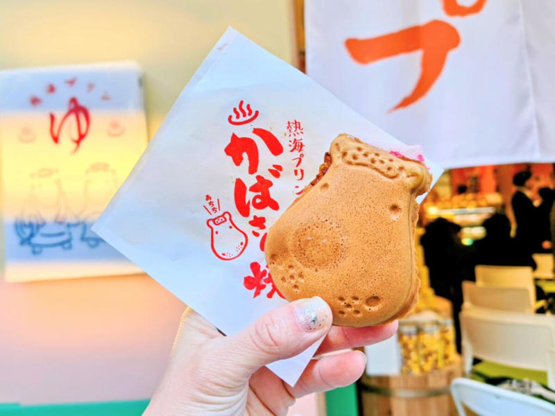熱海プリン6店舗目！工房併設のイートインタイプでオープン, ファクトリー限定・熱海プリンこっぺ, ファクトリー限定・出来立て 皿プリン, ファクトリー限定・湯あがり３姉妹, ファクトリー限定・お風呂あがり入浴セット（2種類）, ファクトリー限定・湯あがりかばさん焼き, ファクトリー限定・新発売のお土産, キュートなグッズ, まとめ：イートイン・食べ歩きで熱海を満喫