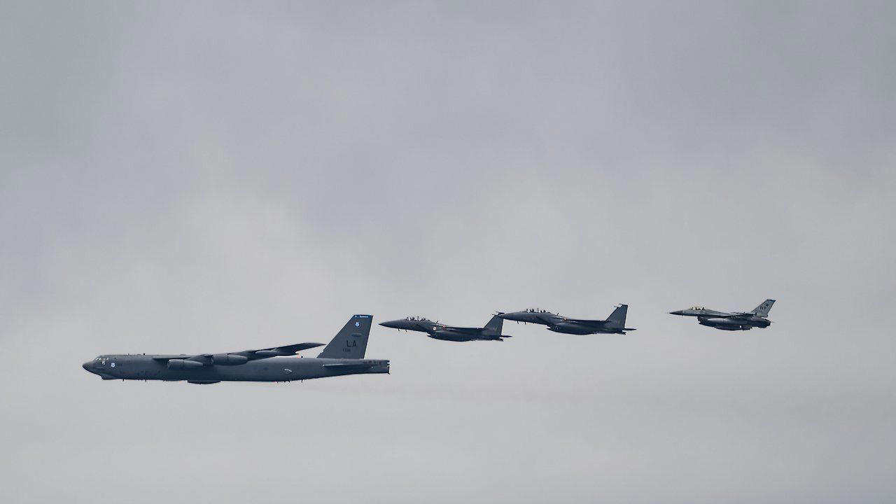 ロシア Tu-95 戦略爆撃機が KADIZ に無断進入…11時間の長距離飛行で威嚇, Tu-95MSの核搭載能力と脅威, KADIZ 無断進入の詳細経路, ロシア国防省の訓練主張, 韓国空軍の対応体制, 最近のロ・中 KADIZ 侵犯の推移, 戦略的威嚇の目的分析, 日米韓連合対応強化の動き, 長期的な安全保障への含意