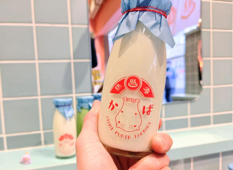 熱海プリン6店舗目！工房併設のイートインタイプでオープン, ファクトリー限定・熱海プリンこっぺ, ファクトリー限定・出来立て 皿プリン, ファクトリー限定・湯あがり３姉妹, ファクトリー限定・お風呂あがり入浴セット（2種類）, ファクトリー限定・湯あがりかばさん焼き, ファクトリー限定・新発売のお土産, キュートなグッズ, まとめ：イートイン・食べ歩きで熱海を満喫