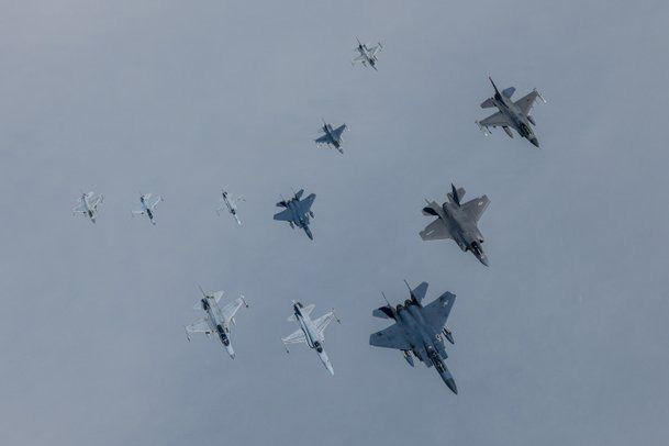 ロシア Tu-95 戦略爆撃機が KADIZ に無断進入…11時間の長距離飛行で威嚇, Tu-95MSの核搭載能力と脅威, KADIZ 無断進入の詳細経路, ロシア国防省の訓練主張, 韓国空軍の対応体制, 最近のロ・中 KADIZ 侵犯の推移, 戦略的威嚇の目的分析, 日米韓連合対応強化の動き, 長期的な安全保障への含意