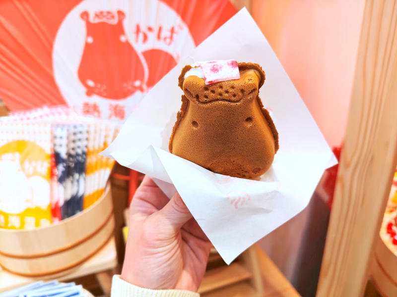 熱海プリン6店舗目！工房併設のイートインタイプでオープン, ファクトリー限定・熱海プリンこっぺ, ファクトリー限定・出来立て 皿プリン, ファクトリー限定・湯あがり３姉妹, ファクトリー限定・お風呂あがり入浴セット（2種類）, ファクトリー限定・湯あがりかばさん焼き, ファクトリー限定・新発売のお土産, キュートなグッズ, まとめ：イートイン・食べ歩きで熱海を満喫