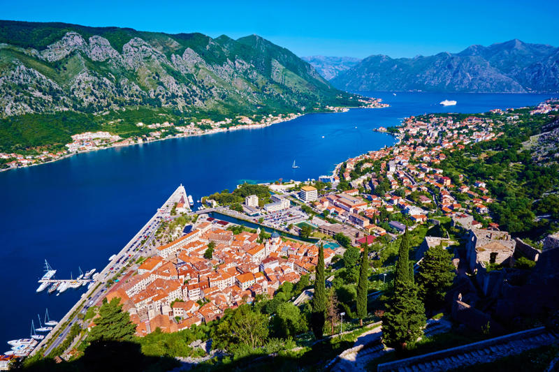 Broadening appeal, Nostalgia, The hot (and cold) spots, Cruise and stays, Early booking, A spotlight on sustainability