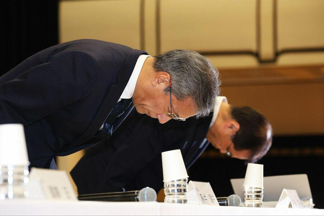 記者会見で浮かび上がった「3つの違和感」, 「みなし公務員」という不思議な立場, 露呈した東大の「ガバナンス不全」, なぜ「東大病院院長」ではなく総長が会見？, 日本化粧品協会の「不可解な行動」
