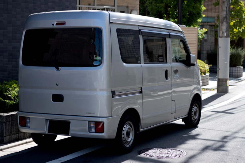 軽貨物車両にも最大積載量が存在する理由, 過積載が招く制動距離の延長と事故リスク, 道路インフラを守るための重量管理, 強化される安全対策と事業者の責任