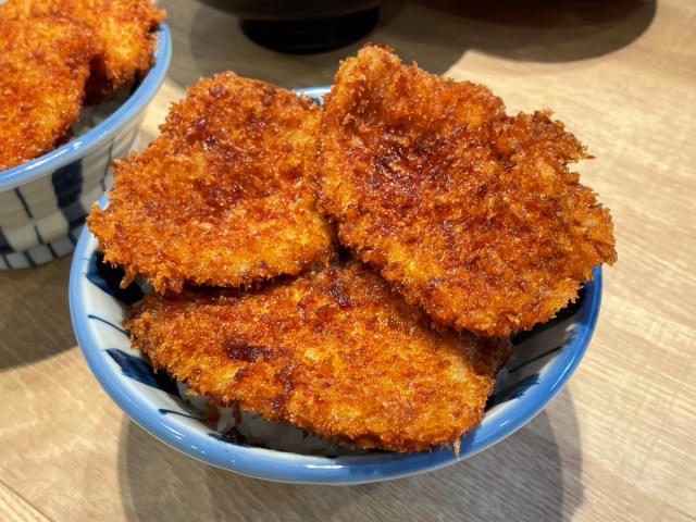 ・「かつや」の新業態, ・攻めすぎの出店場所, ・「たれとん」はこんな店, ・「かつや」と「たれとん」の違い, ・5日間限定で550円に, ・今回ご紹介した飲食店の詳細データ