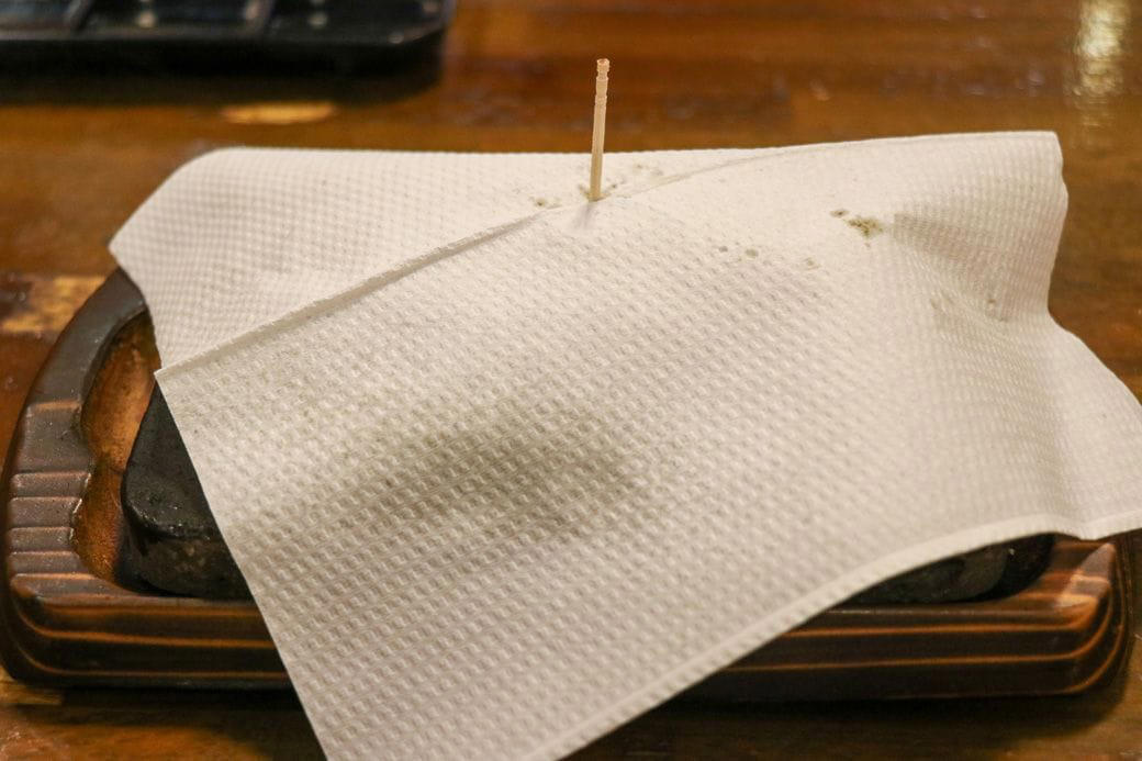 沖縄では、締めにステーキを食べる？, ステーキ1000円～でスープもライスもサラダも食べ放題！, 肉は店内でさばいて新鮮さをキープ, 肉の前に、ソースを選ぶ幸福, ナイフを入れた瞬間、勝ちが確定した, ｢替え玉」ならぬ「替え肉」がある！