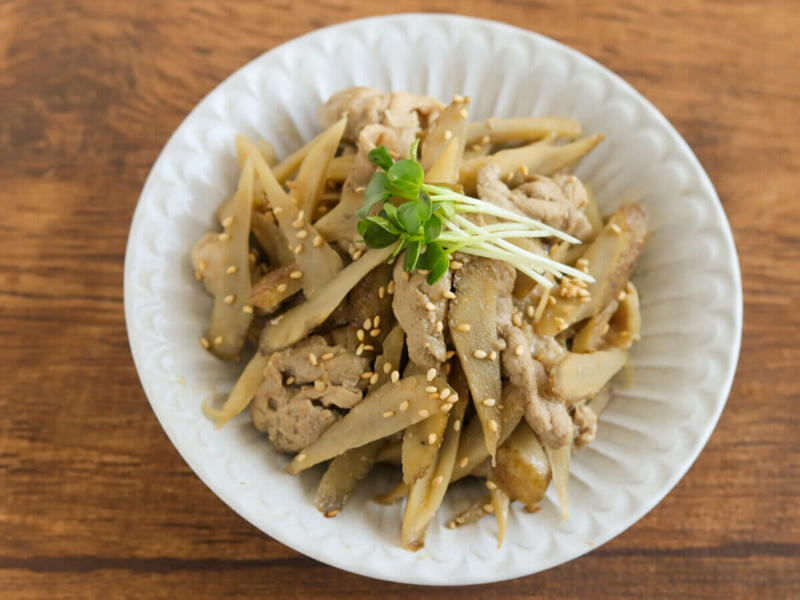 豚ごぼう煮を作るのにかかる時間, 豚ごぼう煮のカロリー, 平野レミさんの「豚ごぼう煮」再現レシピ, 豚ごぼう煮の材料（2人分）, 豚ごぼう煮の作り方, 簡単アレンジ！「豚ごぼう煮のチーズ焼き」
