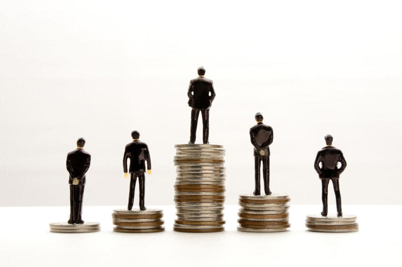 30歳で貯金3,000万円?, 統計で見る30代の貯蓄事情は?, 30代で3,000万円を達成するための年収の最低ラインは?, 高貯蓄でも生活が破綻するリスクとは