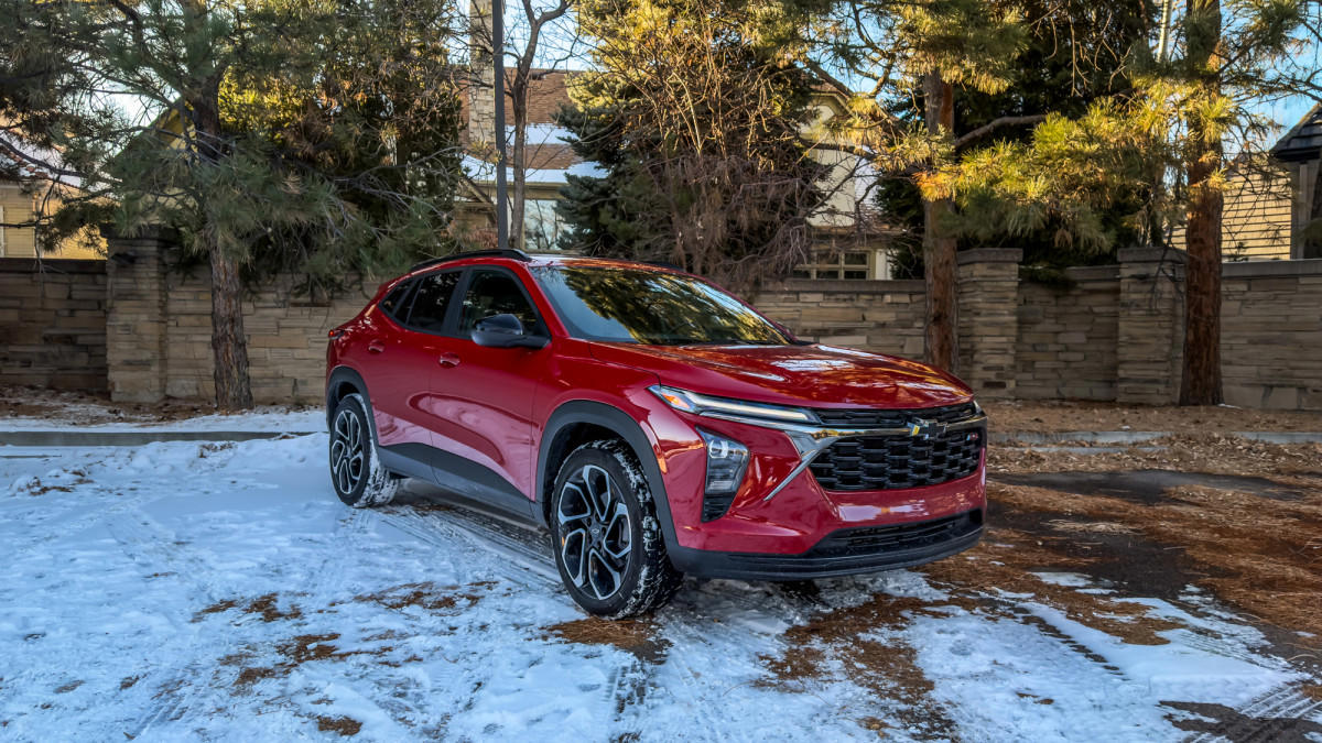 10. Kia Sportage: 182,823, 9. Subaru Crosstrek: 191,724, 8. Chevrolet Trax: 206,339, 7. Jeep Grand Cherokee: 210,082, 6. Nissan Rogue: 217,896, 5. Ford Explorer: 222,706, 4. Hyundai Tucson: 234,230, 3. Chevrolet Equinox: 332,301*, 2. Honda CR-V: 403,768, 1. Toyota RAV4: 479,288