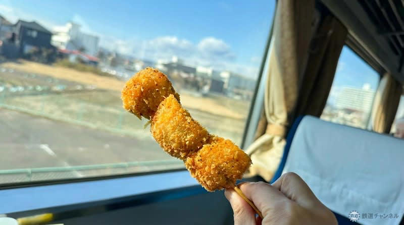 今回乗車した列車は？, 栃木駅でイベントを開催！ ホームではあのキャラがお見送り, 【栃木駅】いも入り焼きそばなど地元の人気グルメがずらり, かぬまシウマイの試食やベリーちゃんのおもてなしも！, 【新鹿沼駅】いちご尽くしのパフェや杏仁豆腐、名物パンも！, 【東武日光駅前】最後にいちごを試食！