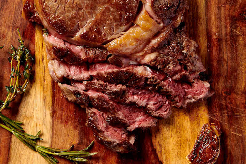 What Makes LongHorn Steakhouse Steak So Great, How to Cook Steak Like a LongHorn Steakhouse Chef, Tips for Making LongHorn Steakhouse Steak, Baked Chicken Wings, Further Reading