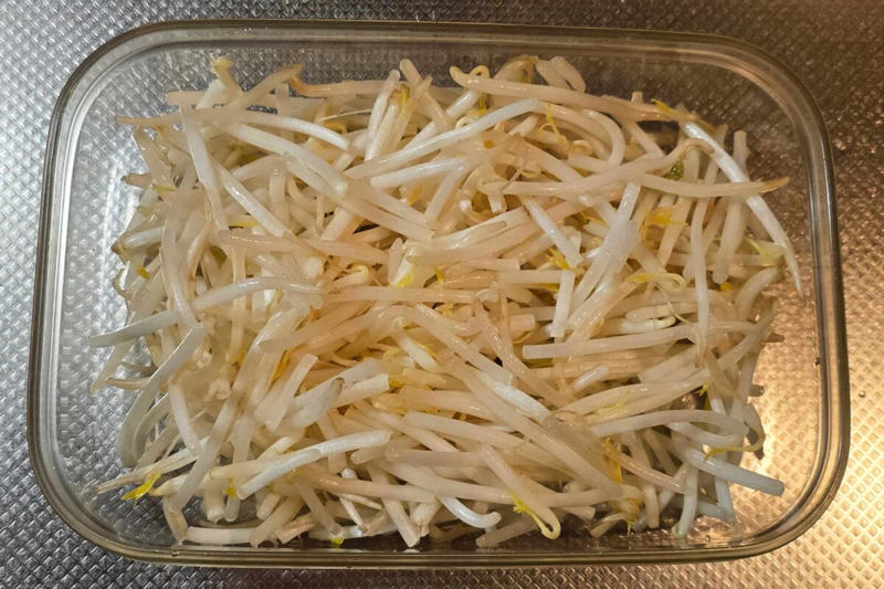 ■「レンジ丸投げタッパー餃子鍋」の材料, ■包丁もまな板も水も使わない, ■焼かずにレンチン調理, ■悶絶の旨さ！　味も調理工程も満点の神レシピ, 【動画】レンジ丸投げタッパー餃子鍋