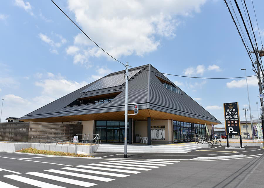 上から下までいちご尽くし！ 老舗果実園の特製パフェ, 古都華の聖地で贅沢いちごパフェ, 道の駅の地元産いちごのパフェは極みの境地！ , “いちごの村”を代表する人気古民家カフェのパンケーキプレート