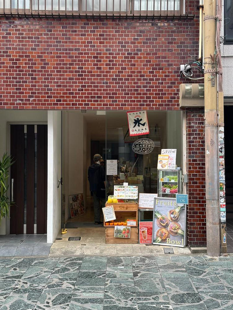 上から下までいちご尽くし！ 老舗果実園の特製パフェ, 古都華の聖地で贅沢いちごパフェ, 道の駅の地元産いちごのパフェは極みの境地！ , “いちごの村”を代表する人気古民家カフェのパンケーキプレート