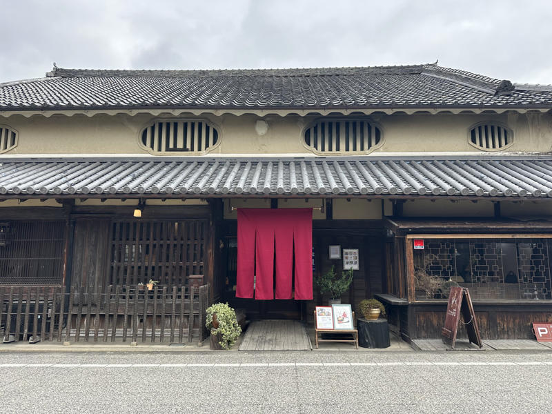 上から下までいちご尽くし！ 老舗果実園の特製パフェ, 古都華の聖地で贅沢いちごパフェ, 道の駅の地元産いちごのパフェは極みの境地！ , “いちごの村”を代表する人気古民家カフェのパンケーキプレート