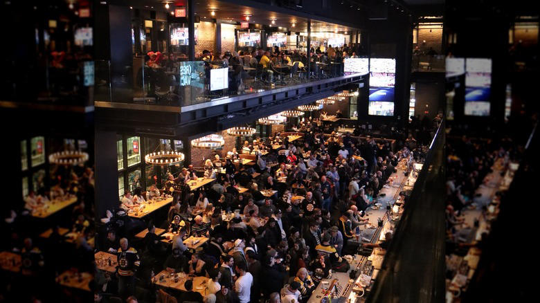 The Fours (Quincy), The Lansdowne (Fenway), Cask 'n Flagon (Fenway), Banners Kitchen & Tap (West End), Bleacher Bar (Fenway-Kenmore), Loretta's Last Call (Fenway-Kenmore), Cunard Tavern (East Boston), Game On! (Fenway), Methodology