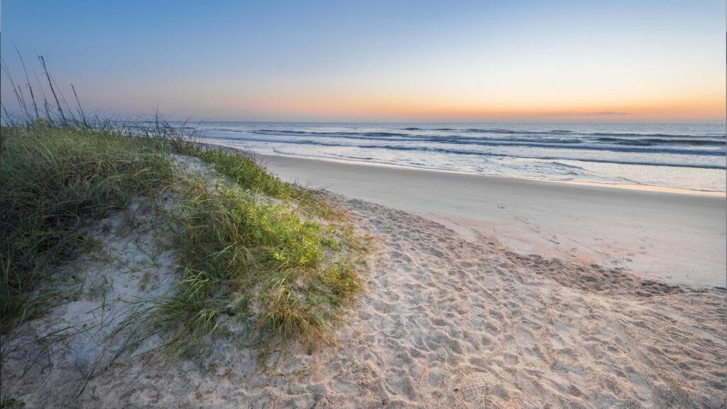 1. Clearwater Beach, 2. Siesta Beach, 3. Cocoa Beach Pier, 4. Anastasia State Park Beach, 5. Stuart Beach, 6. Red Reef Park, 7. Manatee Public Beach, 8. Fort De Soto Park, 9. Deerfield Beach, 10. Hollywood Beach, 11. Crandon Park Beach, 12. Clam Pass Park Beach, 13. Grayton Beach State Park, 14. Russell-Fields City Pier and Beach