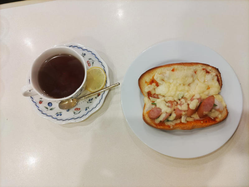 神戸に根付く喫茶店文化を継承, 変わらない味わいのコーヒー, 看板メニューは「白いパンケーキ」, 懐かしの純喫茶メニューも登場